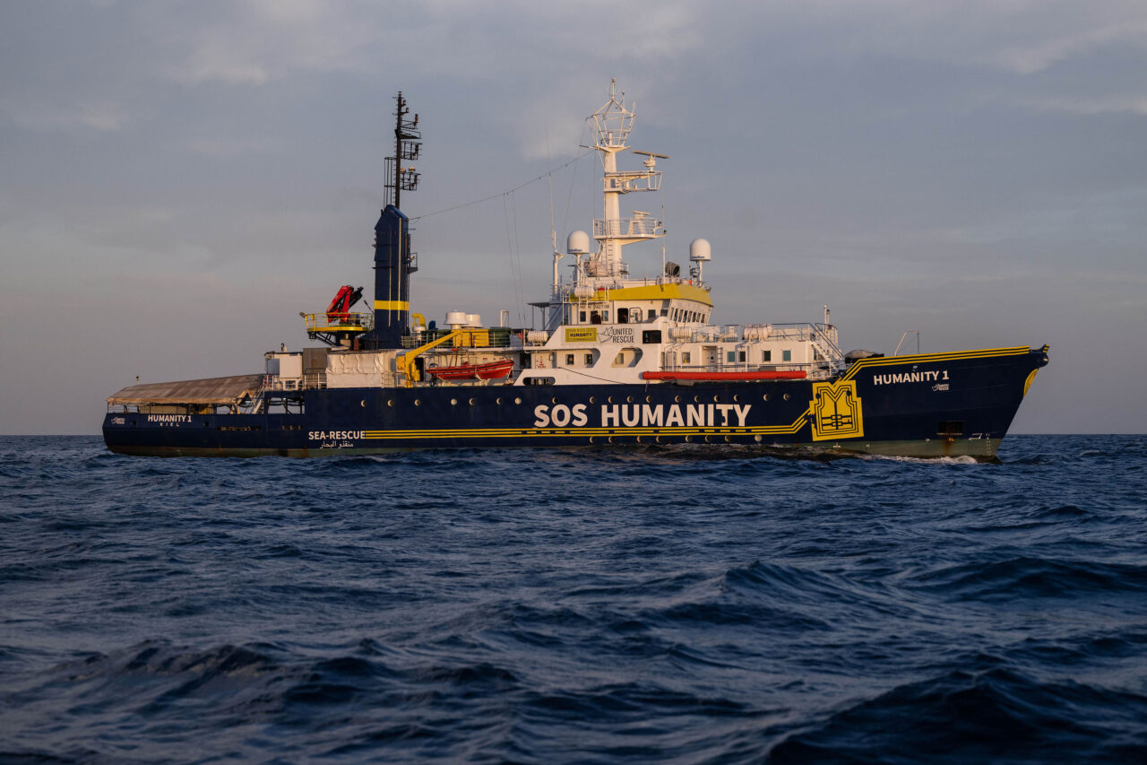 Foto der Humanity 1 auf dem Mittelmeer.