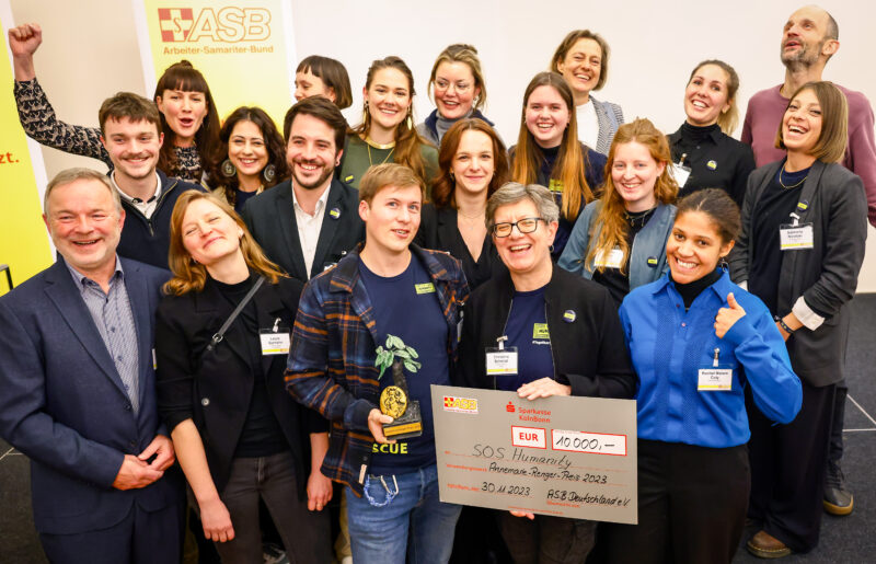 Teamfoto bei ASB-Preisverleihung
